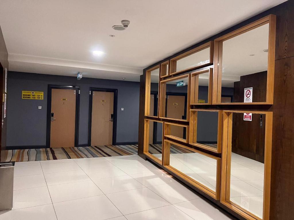 D Arc Hotel Kota Kinabalu Esterno foto