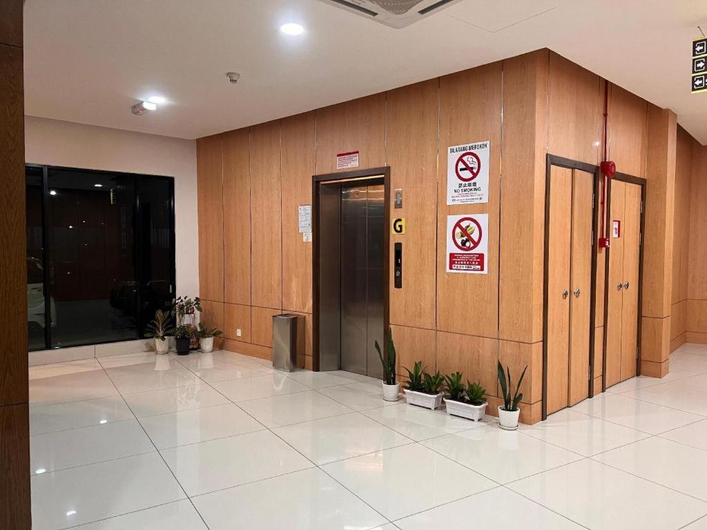 D Arc Hotel Kota Kinabalu Esterno foto