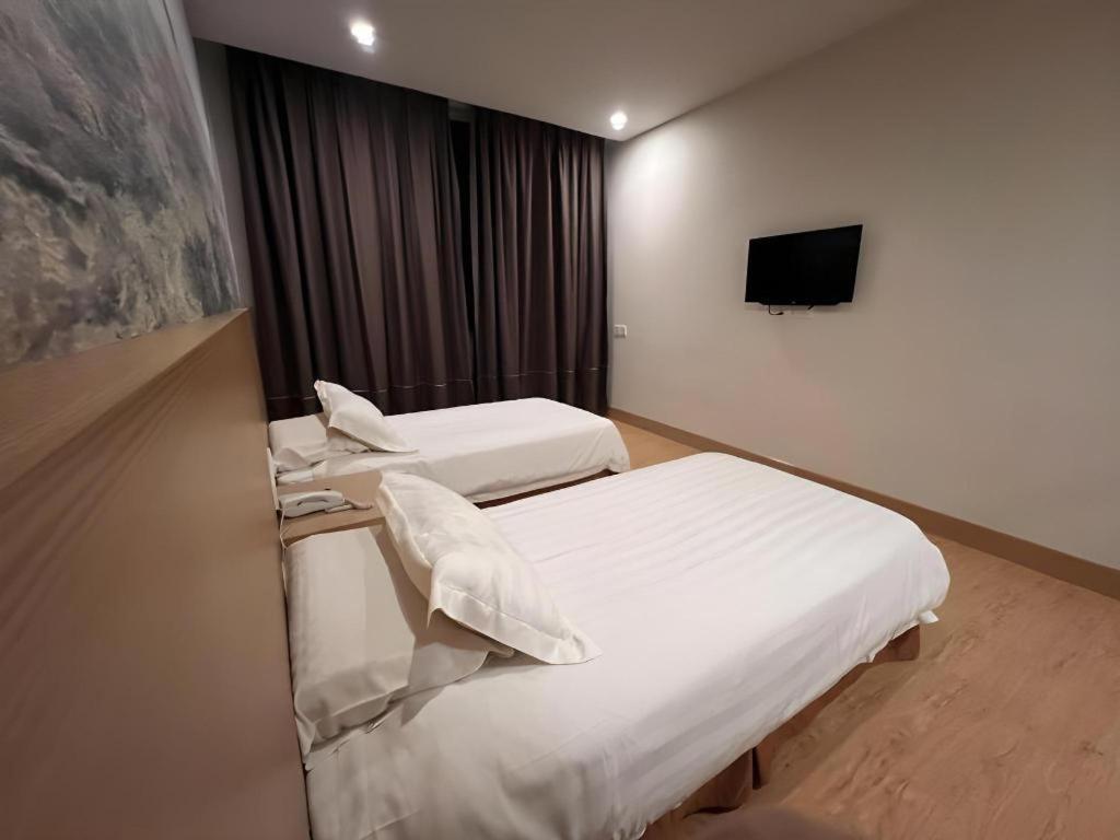 D Arc Hotel Kota Kinabalu Esterno foto